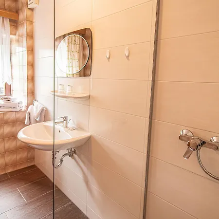 Poechhacker Pensión 3*