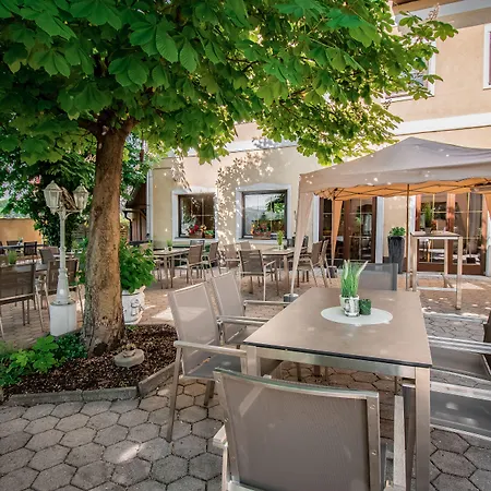 Poechhacker Guest house 3*