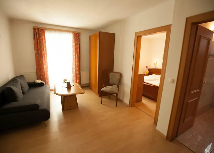 Poechhacker Guest house 3*